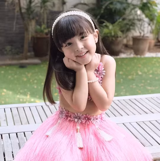 Nhan sắc con gái ‘mỹ nhân đẹp nhất Philippines’ khiến nhiều người tan chảy - ảnh 3