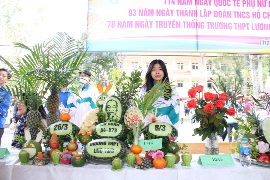 Tạo sân chơi bổ ích thông qua hoạt động ngoại khóa.