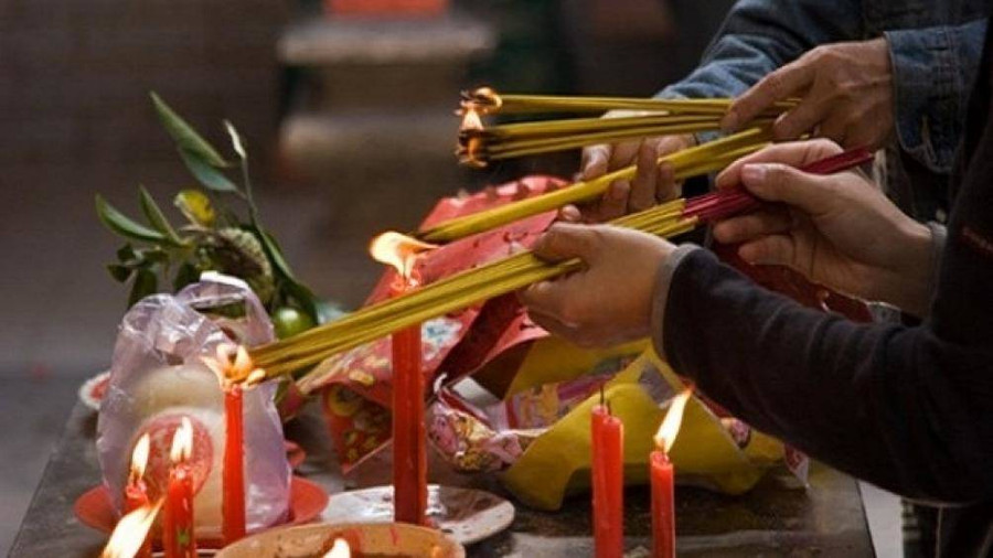 Cúng chạp mộ cuối năm mời gia tiên về ăn Tết cần chuẩn bị gì?