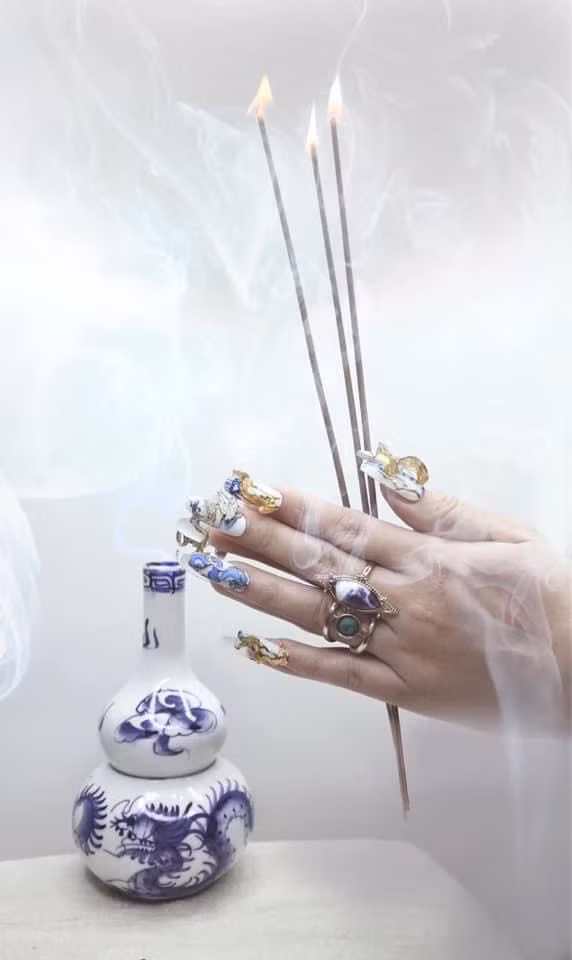 Chị em nào dám thử mẫu nail siêu độc lạ năm Trâu vàng này? ảnh 1