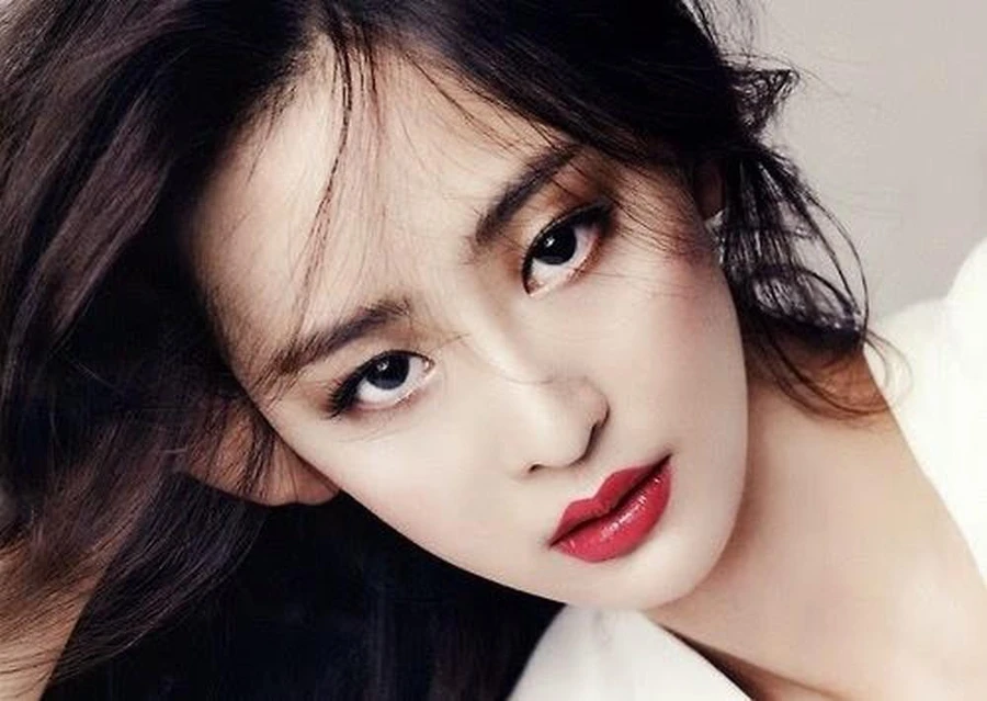 Phụ nữ có tướng mặt này, đàn ông xếp hàng dài theo đuổi