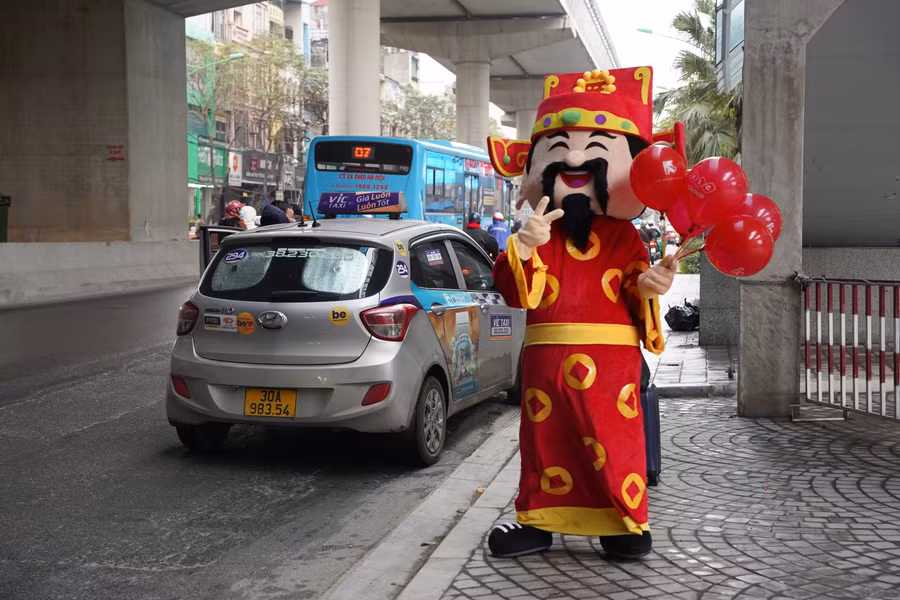 Ngày vía Thần Tài mùng 10 tháng Giêng có rất nhiều khách hàng đặt mua vàng trang sức qua kênh online.