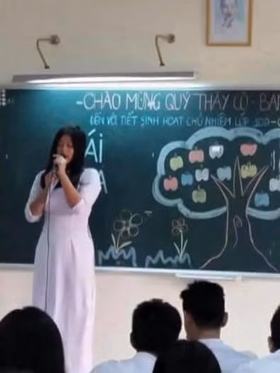 Để được sải bước trên sàn diễn, Thiên Ân giảm 15 kg trong 4 tháng.