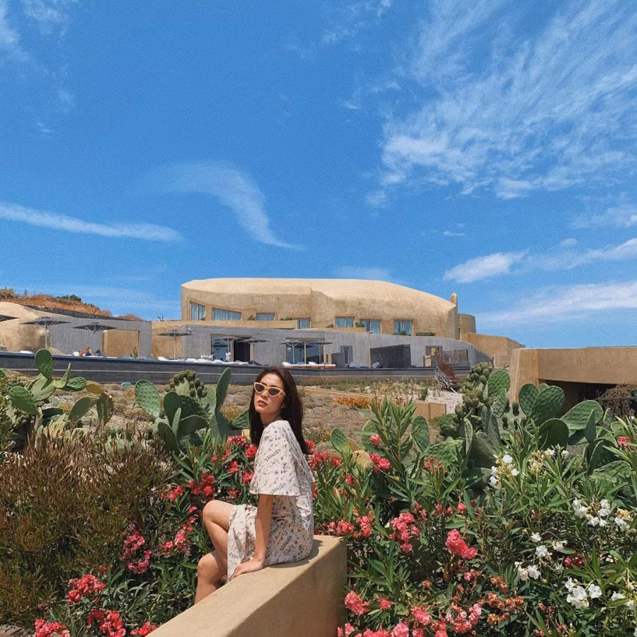 Học cách Tăng Thanh Hà diện đi diện lại đồ cũ nhưng vẫn tinh tế, thanh lịch ảnh 8 Empty