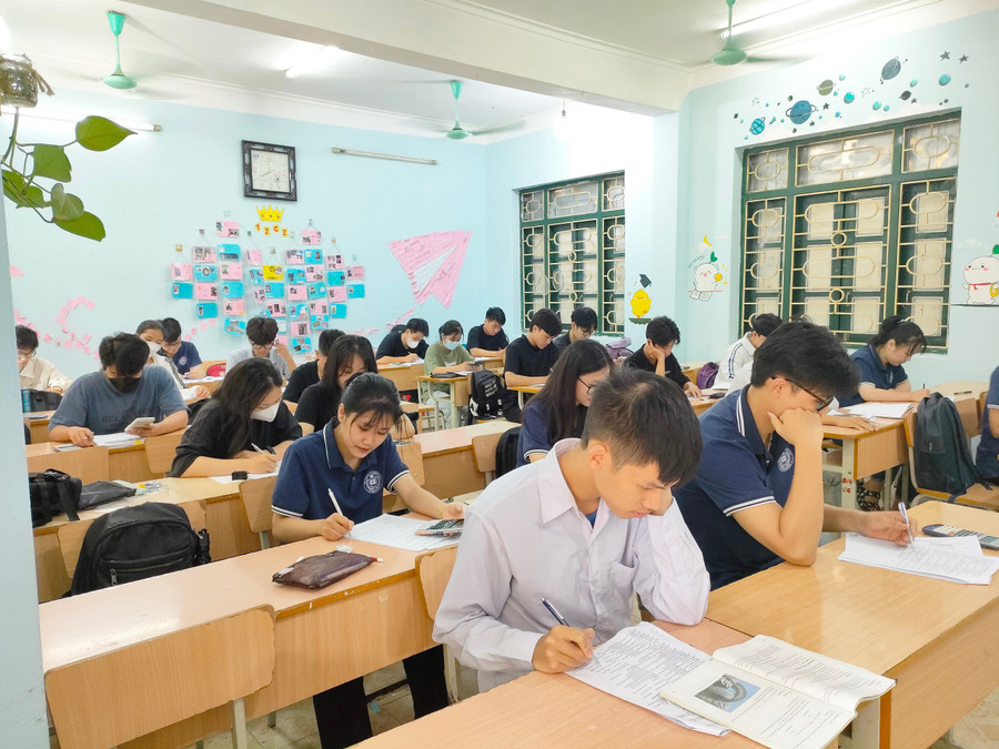 Học sinh trường THPT thành phố Điện Biên Phủ ôn thi trong giai đoạn "nước rút". Học sinh trường THPT thành phố Điện Biên Phủ ôn thi trong giai đoạn "nước rút".