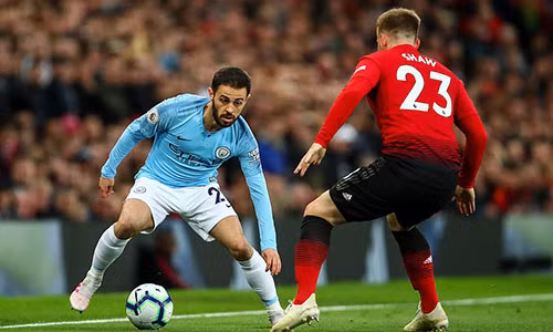 ernardo Silva (trái) chơi thăng hoa trong giai đoạn cuối mùa