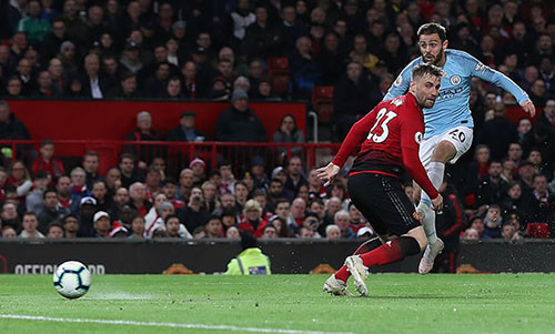 Hai cú dứt điểm thành bàn của Man City đều đến từ các cầu thủ thuận chân trái. Bernardo Silva mở tỷ số ở phút 54