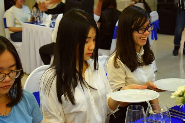 “Khoá học bài trí và giao tiếp trên bàn tiệc”