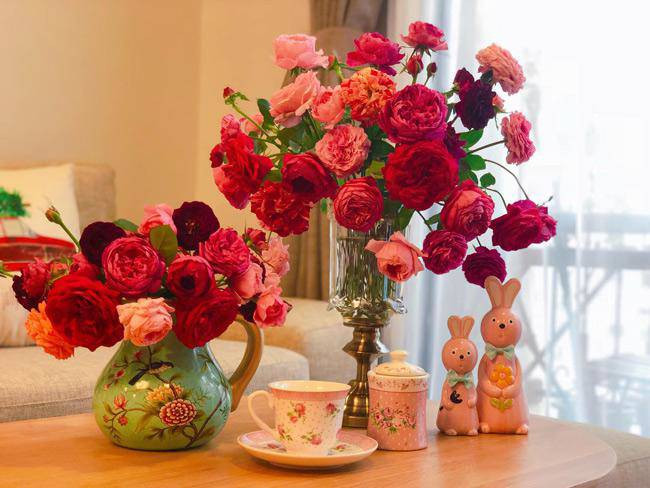 Mê mẩn những bình hoa ngập sắc Xuân của người phụ nữ Hà thành