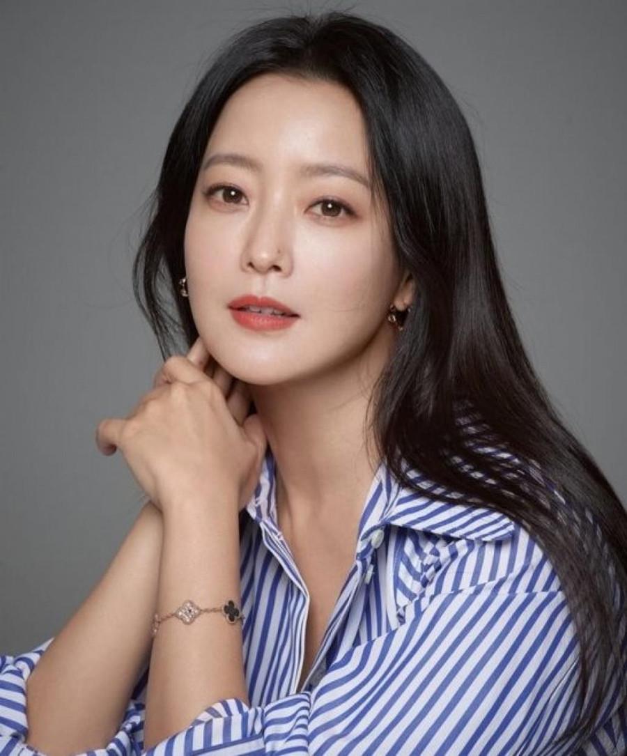 Kim Hee Sun là &quot;nữ thần sắc đẹp&quot; một thời của khán giả thế hệ 8X.