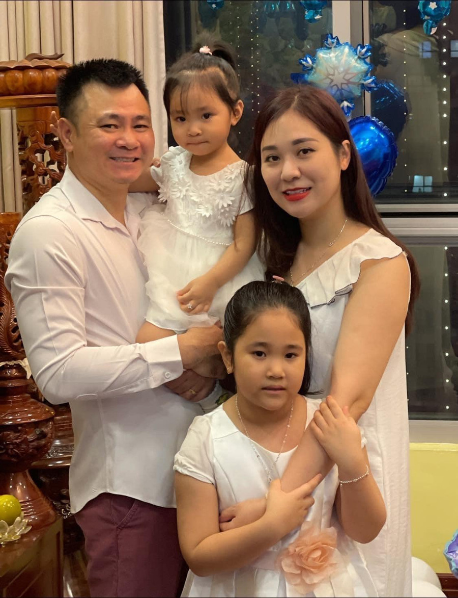 Gia đình của nghệ sĩ Tự Long. Gia đình của nghệ sĩ Tự Long.