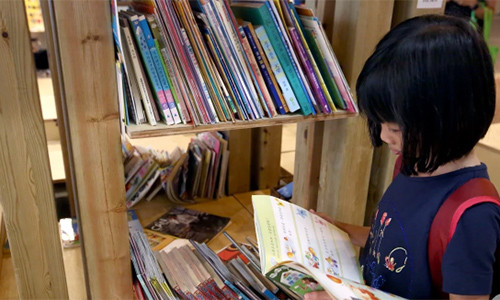 Trí tuệ cảm xúc của trẻ nên được cha mẹ vun đắp, để ý ngay khi các con còn nhỏ. Trí thông minh cảm xúc của trẻ nên được nuôi dưỡng khi còn nhỏ.