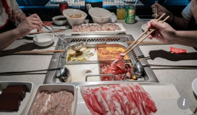 Người phụ nữ 2 lần liên tiếp gắp phải "vật lạ" khi ăn lẩu chỉ trong 24h