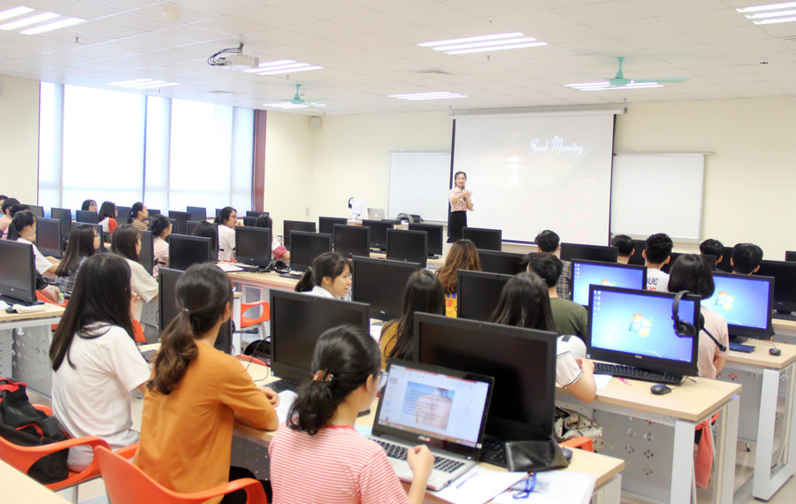 Phát triển giáo dục đại học đáp ứng yêu cầu hội nhập quốc tế trong thời đại cuộc cách mạng công nghiệp 4.0. Ảnh: Sỹ Điền Phát triển giáo dục đại học đáp ứng yêu cầu hội nhập quốc tế trong thời đại cuộc cách mạng công nghiệp 4.0. Ảnh: Sỹ Điền