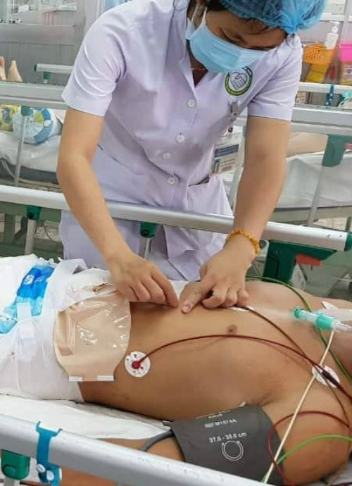 Bệnh nhân được theo dõi sát sau mổ. Bệnh nhân được theo dõi sát sau mổ. Ảnh bệnh viện cung cấp.