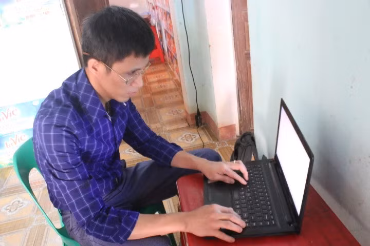 Gia đình - Chuyện anh Tiến mù và cô vợ đẹp (Hình 2).