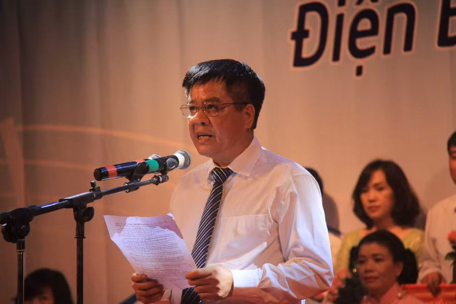 Ông Nguyễn Văn Kiên, Giám đốc Sở GD&ĐT tỉnh Điện Biên mong muốn qua các kỳ liên hoan sẽ giúp cho cán bộ, giáo viên ngành GD&ĐT Điện Biên thêm yêu nghề, mến trẻ, cống hiến cho sự nghiệp giáo dục Điện Biên ngày càng phát triển