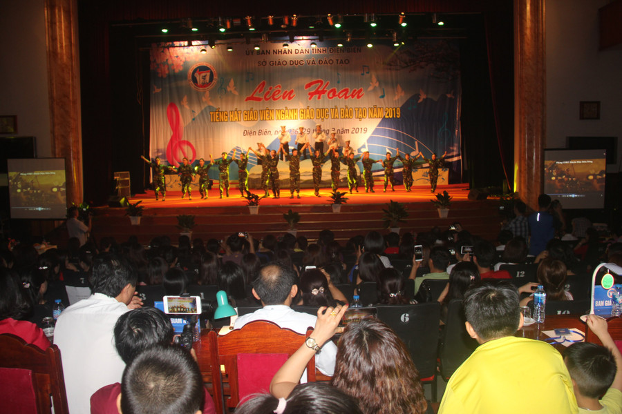 Liên hoan Tiếng hát giáo viên là nơi thể hiện năng khiếu về văn hóa nghệ thuật của cán bộ, giáo viên các cơ sở giáo dục ở tỉnh Điện Biên