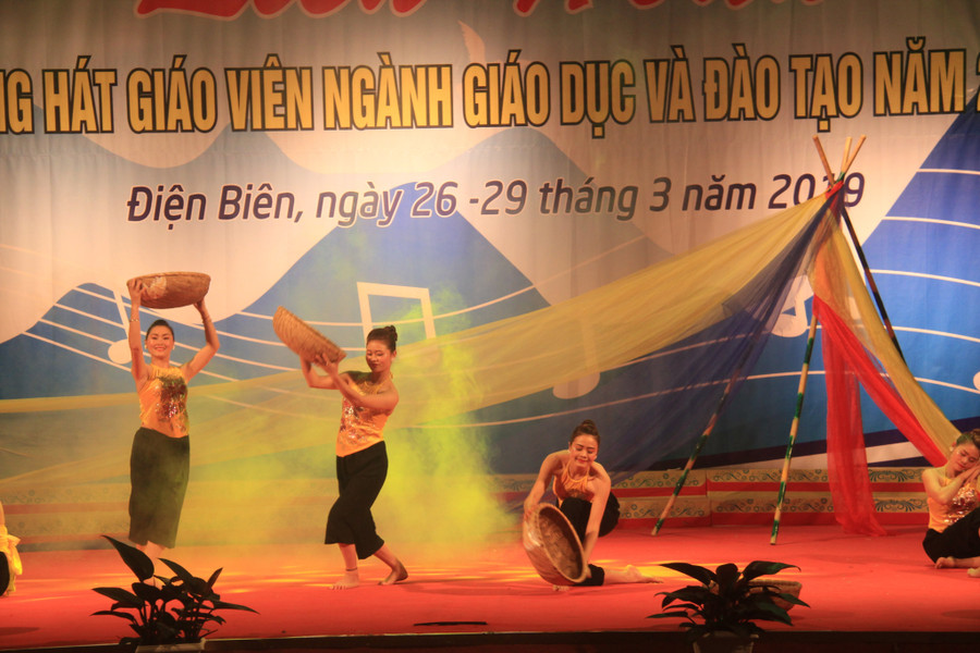 Hầu hết các tiết mục được các đơn vị trường học chuẩn bị công phu