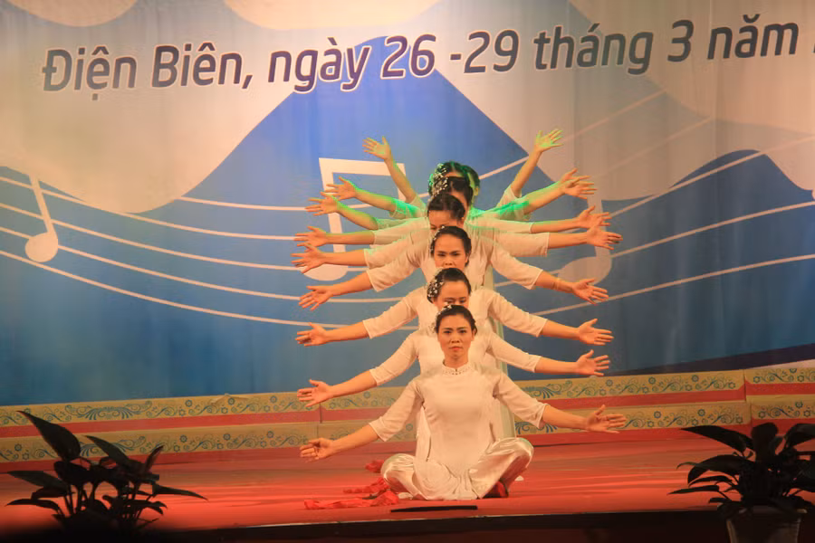 Liên hoan Tiếng hát giáo viên tỉnh Điện Biên 2019: Không gian nghệ thuật đa sắc thái