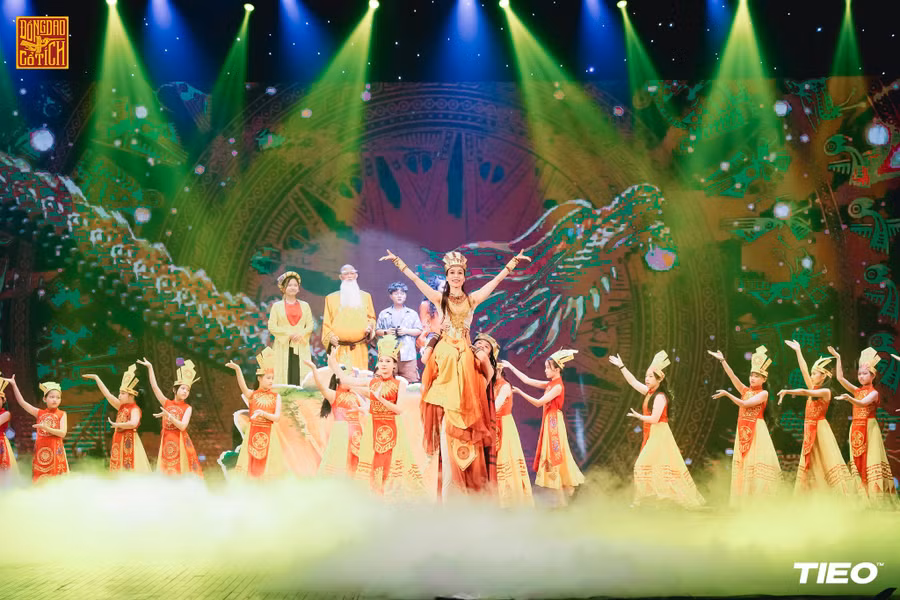 Vở nhạc kịch là sự kết hợp giữa các yếu tố truyền thống và hiện đại.