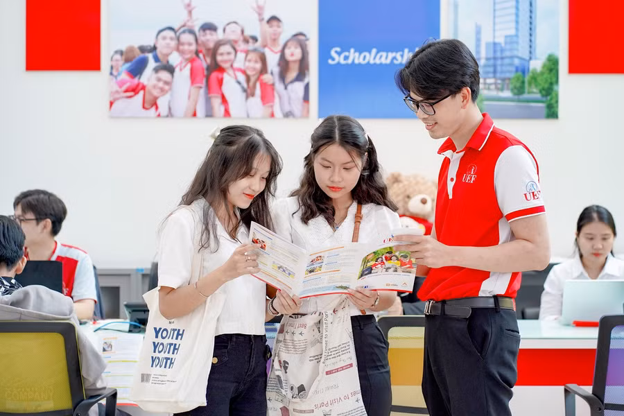 UEF và HUTECH công bố điểm chuẩn xét tuyển học bạ THPT