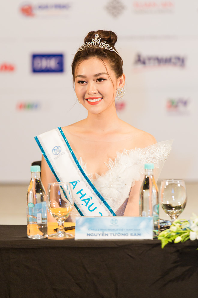 Tại sao Hoa hậu Lương Thùy Linh khóa facebook trước đêm chung kết? - ảnh 4