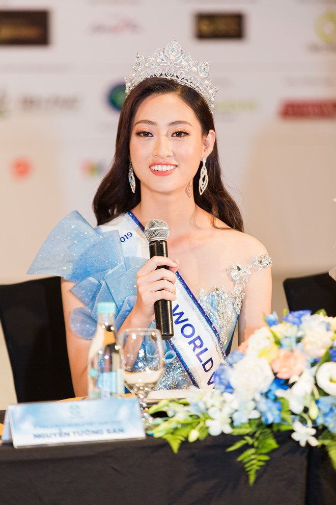 Tại sao Hoa hậu Lương Thùy Linh khóa facebook trước đêm chung kết? - ảnh 1