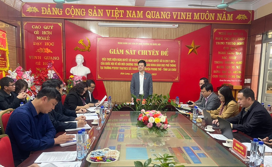 Đoàn giám sát làm việc tại Trường phổ thông DTBT TH&THCS Bản Lang số 2. Đoàn giám sát làm việc tại Trường phổ thông DTBT TH&THCS Bản Lang số 2.