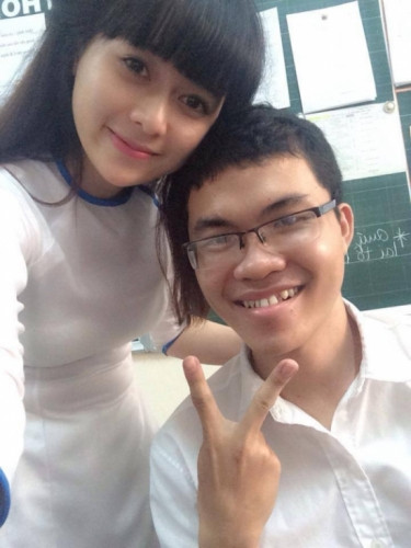 Cô dâu xinh như hoa, vạn chàng mê ở Bình Phước kết hôn khiến nhiều học sinh tiếc nuối ảnh 1 co-giao-9x-xinh-nhu-hot-girl-khien-dan-mang-lieu-xieu-bb-baaadjjjrG