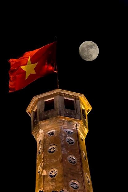 Dân mạng đồng loạt chia sẻ ảnh siêu trăng tại Việt Nam hình ảnh 3 Dan mang dong loat chia se anh sieu trang tai Viet Nam hinh anh 3