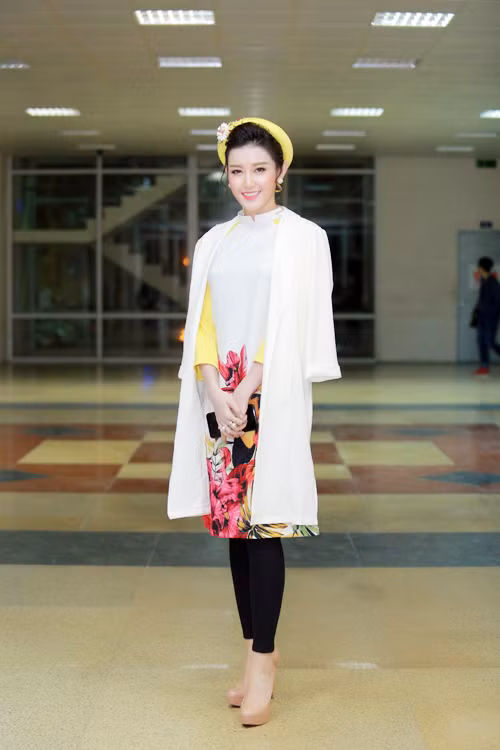 huyen-my-bat-taxi-di-an-dem-sau-khi-chay-show-2