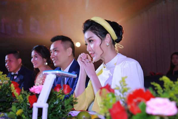 huyen-my-bat-taxi-di-an-dem-sau-khi-chay-show-3