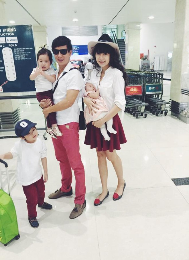 Thời trang sân bay không chịu thua kém siêu sao của các nhóc tì sao Việt ảnh 10 thoi trang san bay khong chiu thua kem sieu sao cua cac nhoc ti sao viet - 10