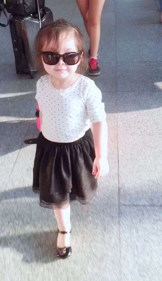 thoi trang san bay khong chiu thua kem sieu sao cua cac nhoc ti sao viet - 1