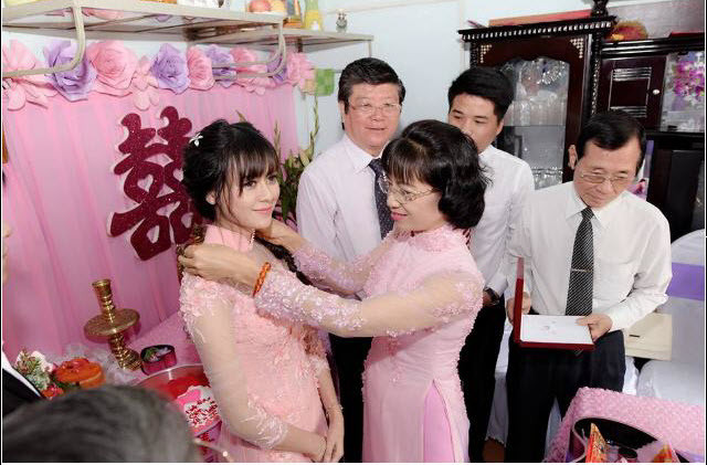 Cô dâu xinh như hoa, vạn chàng mê ở Bình Phước kết hôn khiến nhiều học sinh tiếc nuối ảnh 9 my-ha-kim-cuoi-chong1111