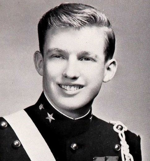 Không phụ sự kỳ vọng của cha mẹ, Donald đã học tập và rèn luyện rất tốt tại học viện. Ông là học sinh có khả năng lãnh đạo, hăng hái tham gia các hoạt động xã hội. Ảnh:NYMA. Donald Trump thoi tre: Gioi, dep trai, noi tieng khap truong hinh anh 4