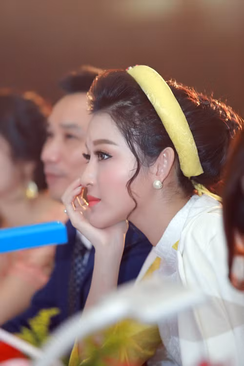 huyen-my-bat-taxi-di-an-dem-sau-khi-chay-show-4