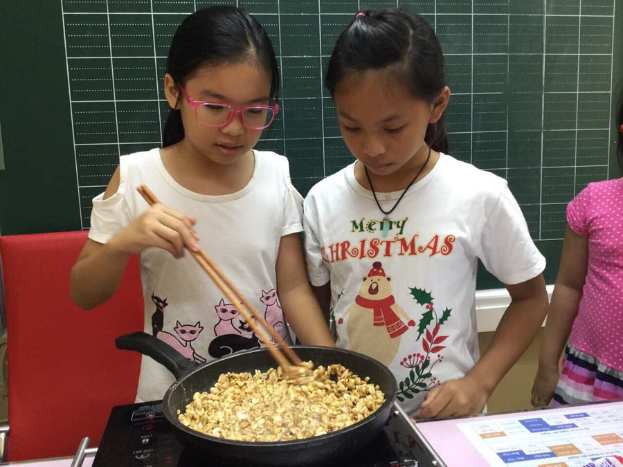 Giờ học nấu ăn