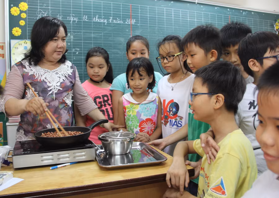 Giờ học khéo tay hay làm
