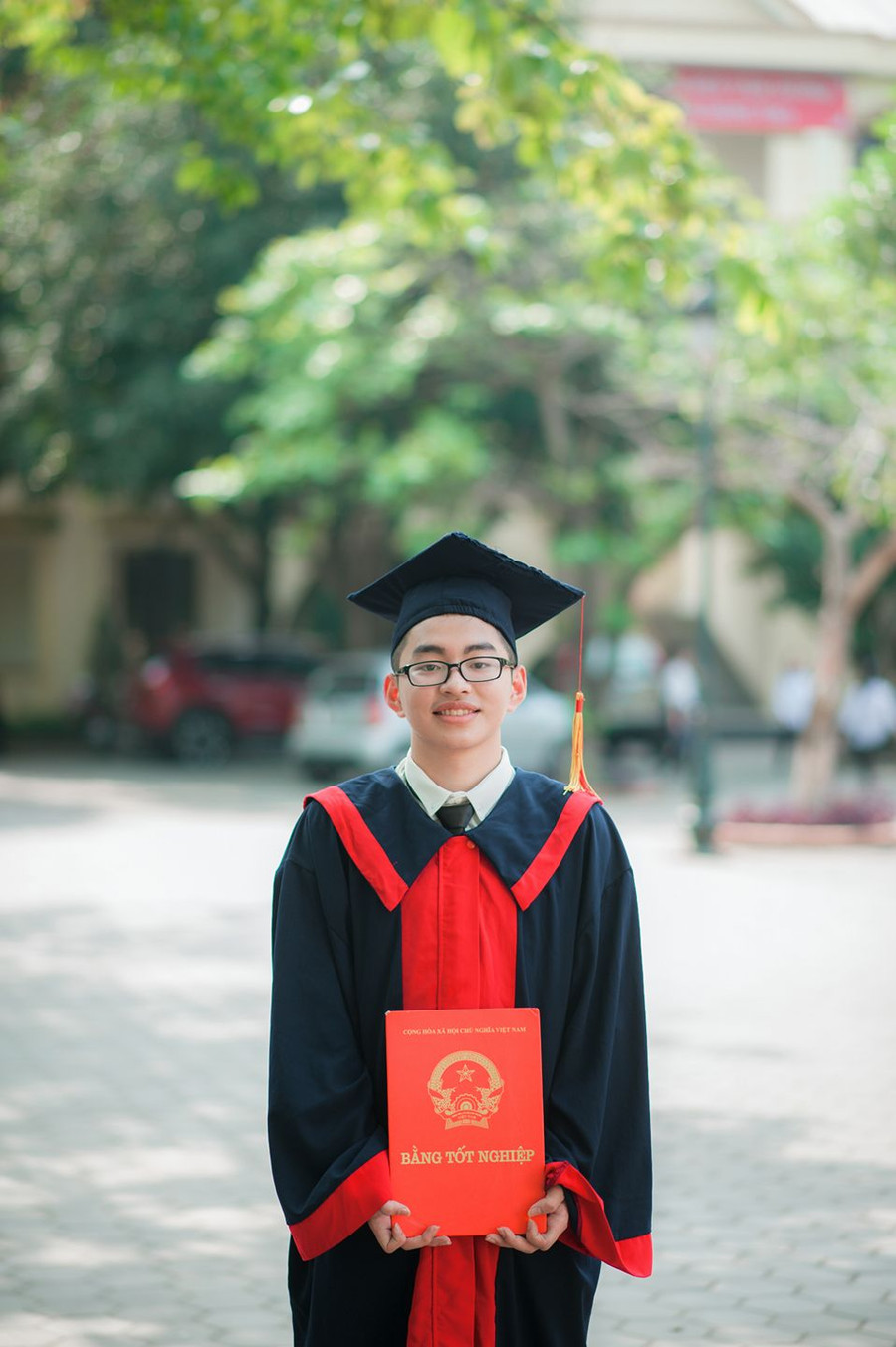 Cậu học trò đã giành về chiếc huy chương Bạc Olympic Hóa học quốc tế cho trường THPT chuyên Phan Bội Châu sau 15 năm vắng bóng