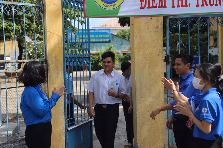 Học sinh thường xuyên hoàn thành sớm bài thi