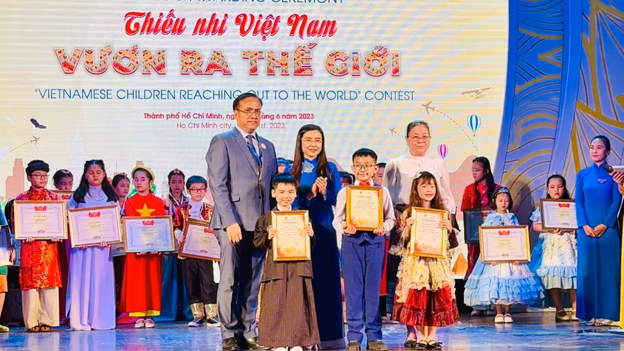 Nhóm 3 học sinh ở Cần Thơ đã xuất sắc đạt giải Nhì tại cuộc thi.