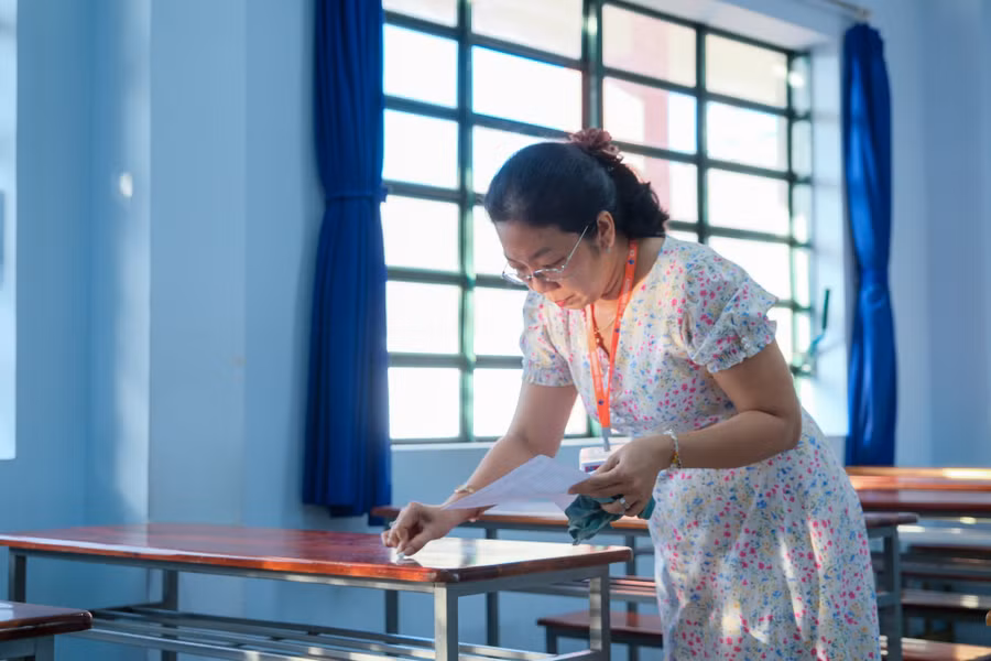 Cán bộ coi thi sẽ ghi số báo danh theo sơ đồ phòng theo từng môn thi. Cán bộ coi thi sẽ ghi số báo danh theo sơ đồ phòng theo từng môn thi.