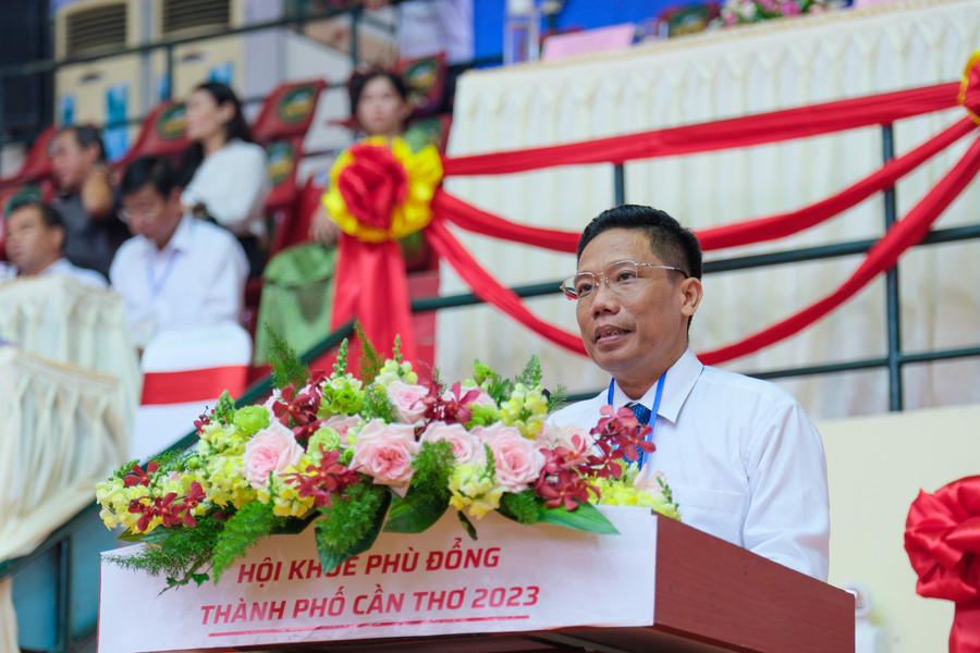 Ông Nguyễn Thực Hiện, Phó Chủ tịch UBND TP Cần Thơ phát biểu khai mạc Hội khỏe phù đổng cấp thành phố năm 2023. Ông Nguyễn Thực Hiện, Phó Chủ tịch UBND TP Cần Thơ phát biểu khai mạc Hội khỏe phù đổng cấp thành phố năm 2023.