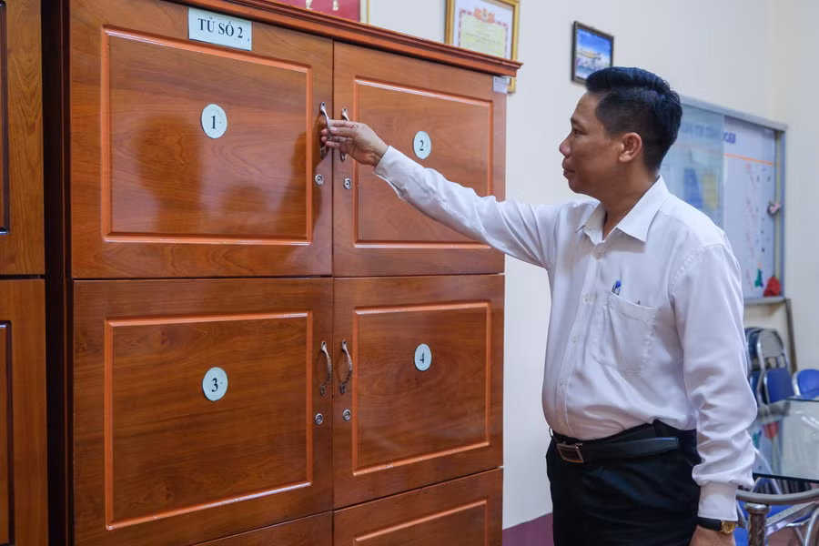 Ông Nguyễn Thực Hiện, Phó Chủ tịch UBND TP Cần Thơ kiểm tra thực tế công tác chuẩn bị tại cơ sở.