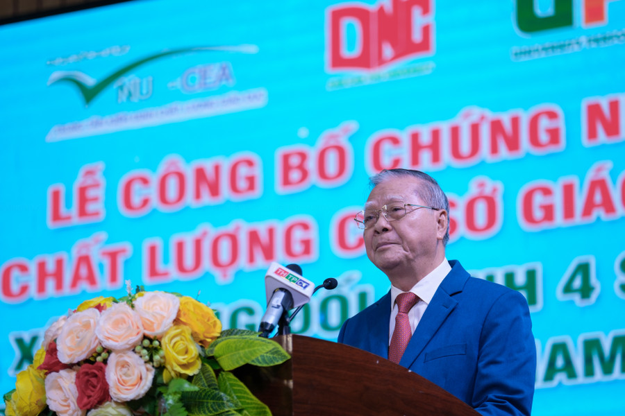 TS. Nguyễn Văn Quang - Hiệu trưởng Trường ĐH Nam Cần Thơ chia sẻ tại buổi lễ. TS. Nguyễn Văn Quang - Hiệu trưởng Trường ĐH Nam Cần Thơ chia sẻ tại buổi lễ.