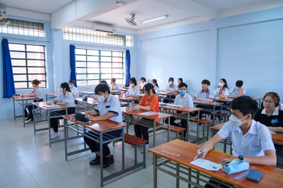 Quang cảnh thí sinh tại phòng thi của điểm thi Trường THPT Thực hành sư phạm - ĐH Cần Thơ. Quang cảnh thí sinh tại phòng thi của điểm thi Trường THPT Thực hành sư phạm - ĐH Cần Thơ.