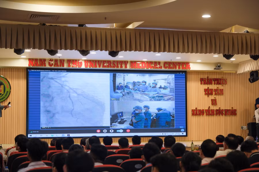 Bệnh viện Chợ Rẫy và Bệnh viện Đại học Nam Cần Thơ triển khai chữa trị cho một trường hợp thực tế nhân lễ khai trương.