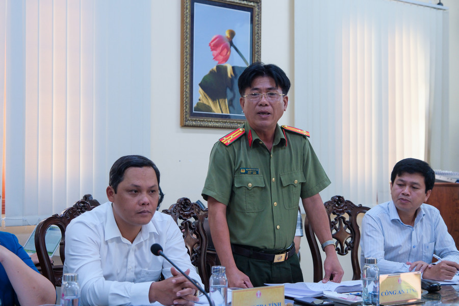 Thượng tá Nguyễn Phước Tài, Trưởng phòng Chính trị nội bộ (Công an tỉnh Đồng Tháp) cho biết tình hình kết quả triển khai an ninh trật tự trong kỳ thi. Thượng tá Nguyễn Phước Tài, Trưởng phòng Chính trị nội bộ (Công an tỉnh Đồng Tháp) cho biết tình hình kết quả triển khai an ninh trật tự trong kỳ thi.